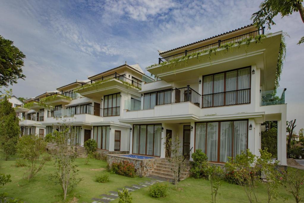 Review Westlake Hotel & Resort Vinh Phuc